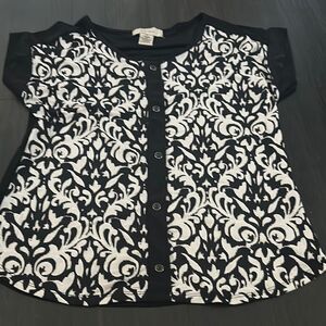 Black and White Patterned Short Sleeve Top